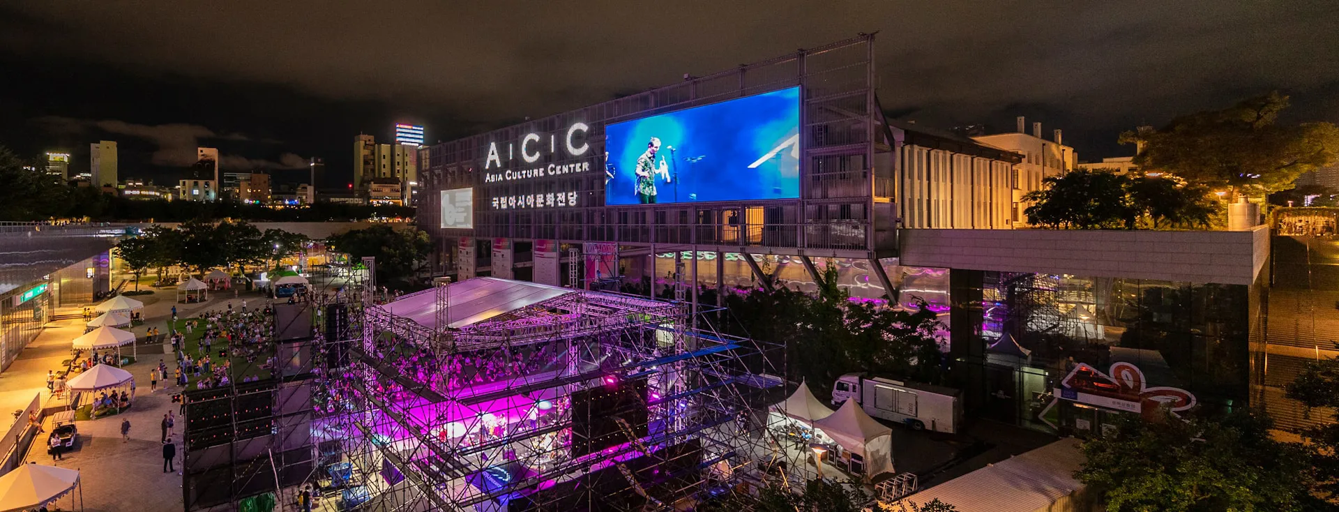 DOOH LED Display